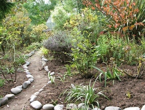 Create the Beauty of Landscape Design with Their Hands