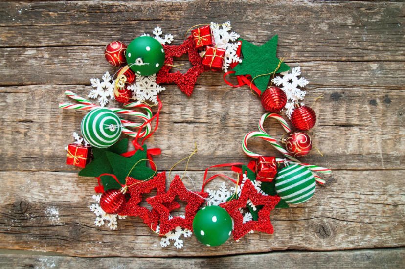 Christmas Wreaths, Garlands and Other Decorations for Christmas Interior