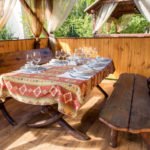 Unusual Country Furniture With Their Hands: Use Logs and Saw Trunks