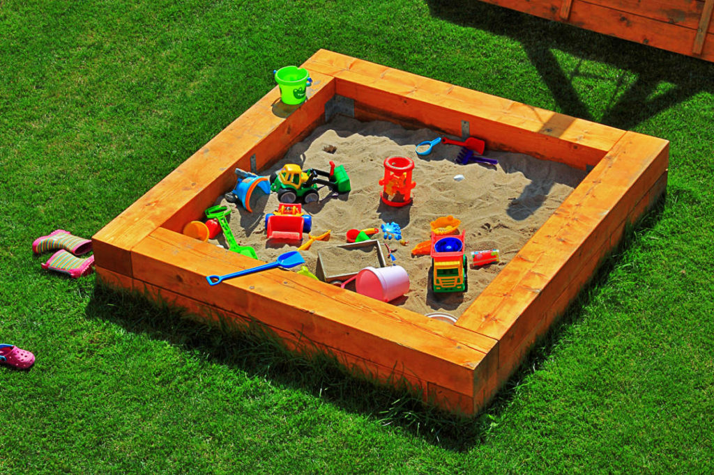 How to Build a Children’s Sandbox With Your Own Hands