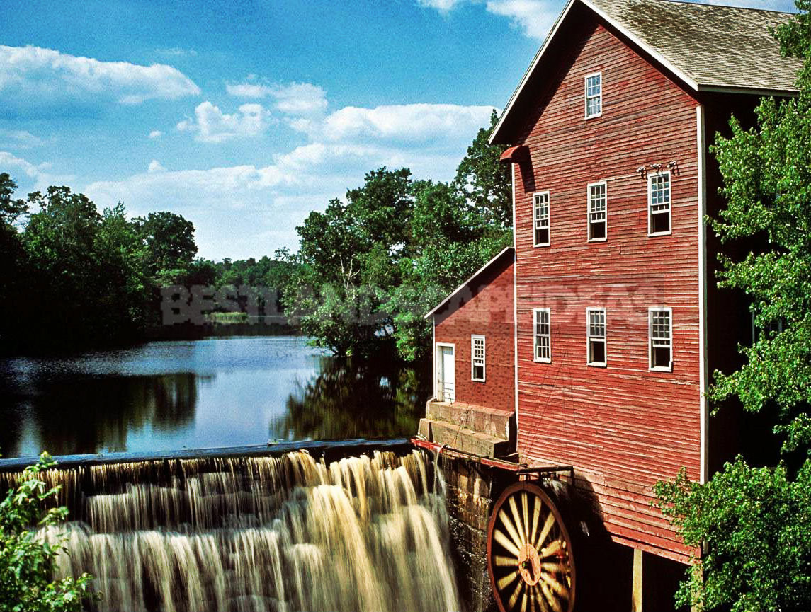 Decorate the water mill. 