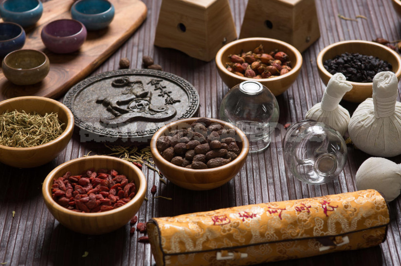 Chinese Herbal Medicine: 3 Main Features