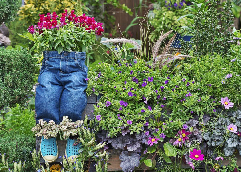 Decorate the Cottage With Your Hands