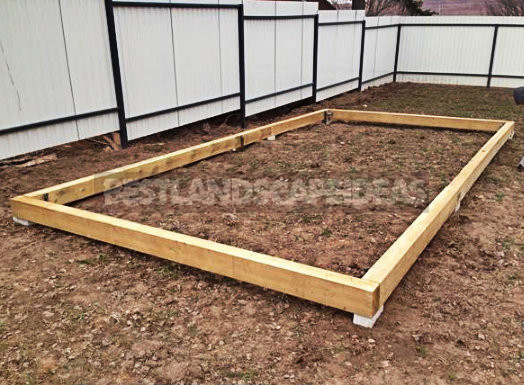 Polycarbonate Greenhouses With Their Hands