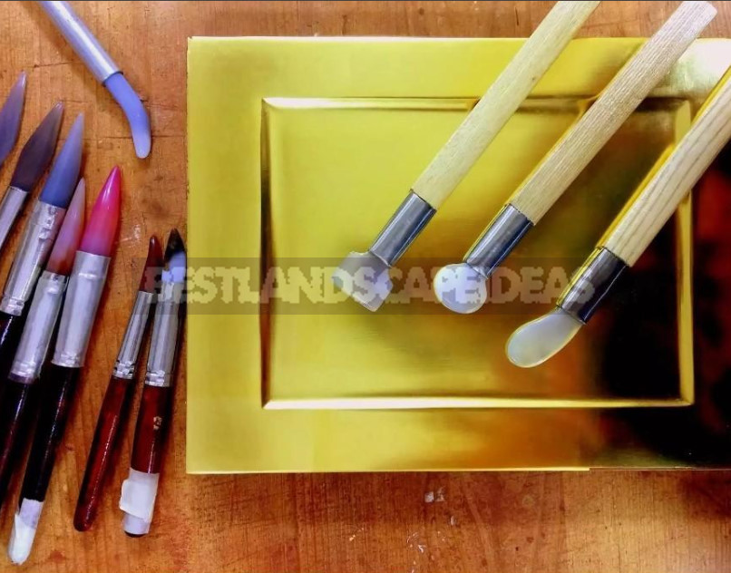 Gilding: Tools and Application Techniques