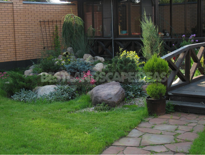 Landscape Stone in the Garden: How to Do Well, Not Just "Fashionable"