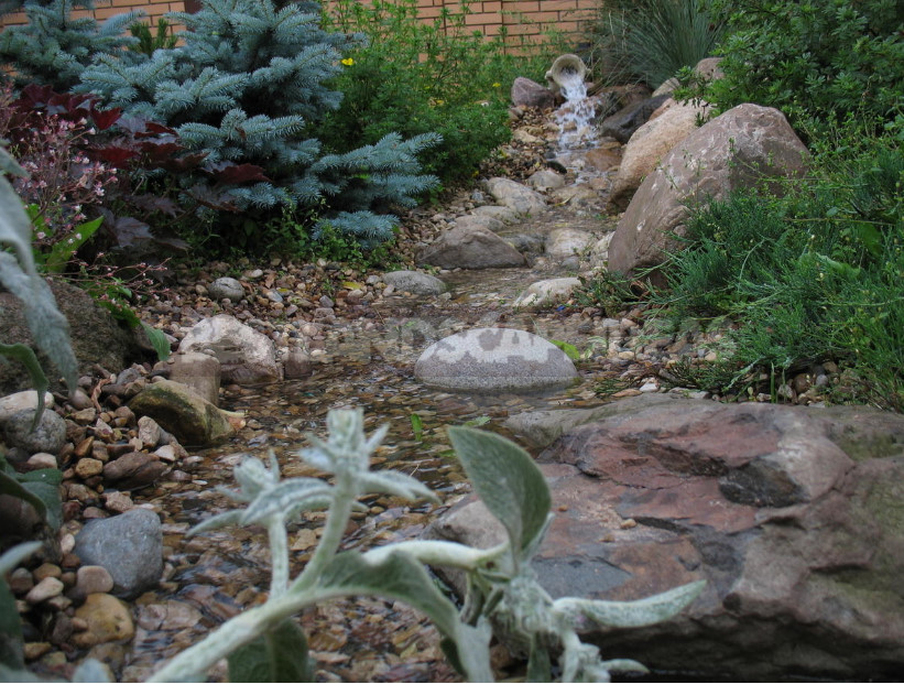 Landscape Stone in the Garden: How to Do Well, Not Just "Fashionable"