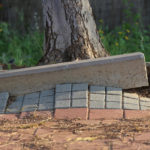 Garden Paths: the Right Device