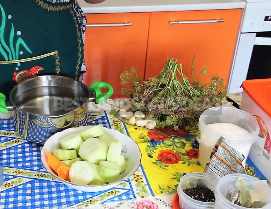 Favorite Assorted Vegetables for the Winter. Most Importantly, Put More Dill.