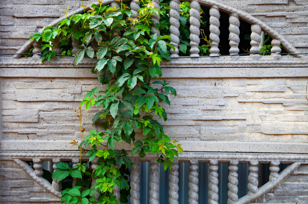 Fences Made of Concrete And Its Derivatives