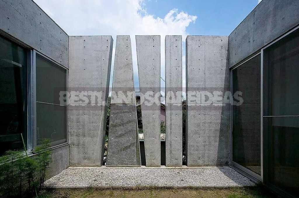 Fences Made of Concrete And Its Derivatives