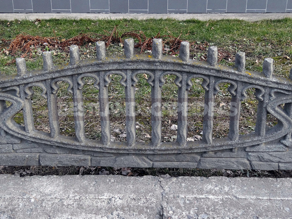 Fences Made of Concrete And Its Derivatives