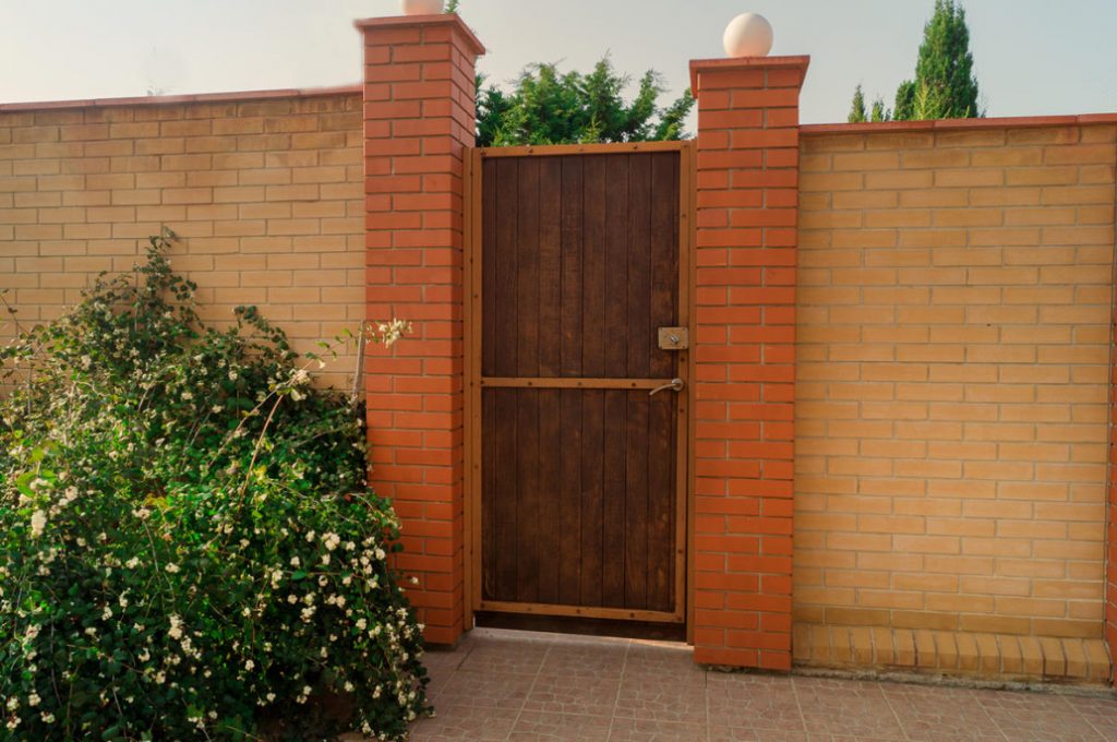 Fences Made of Stone And Brick: Materials, Options