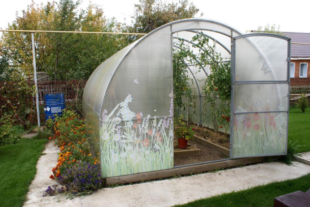 How to Prepare a Greenhouse For Winter