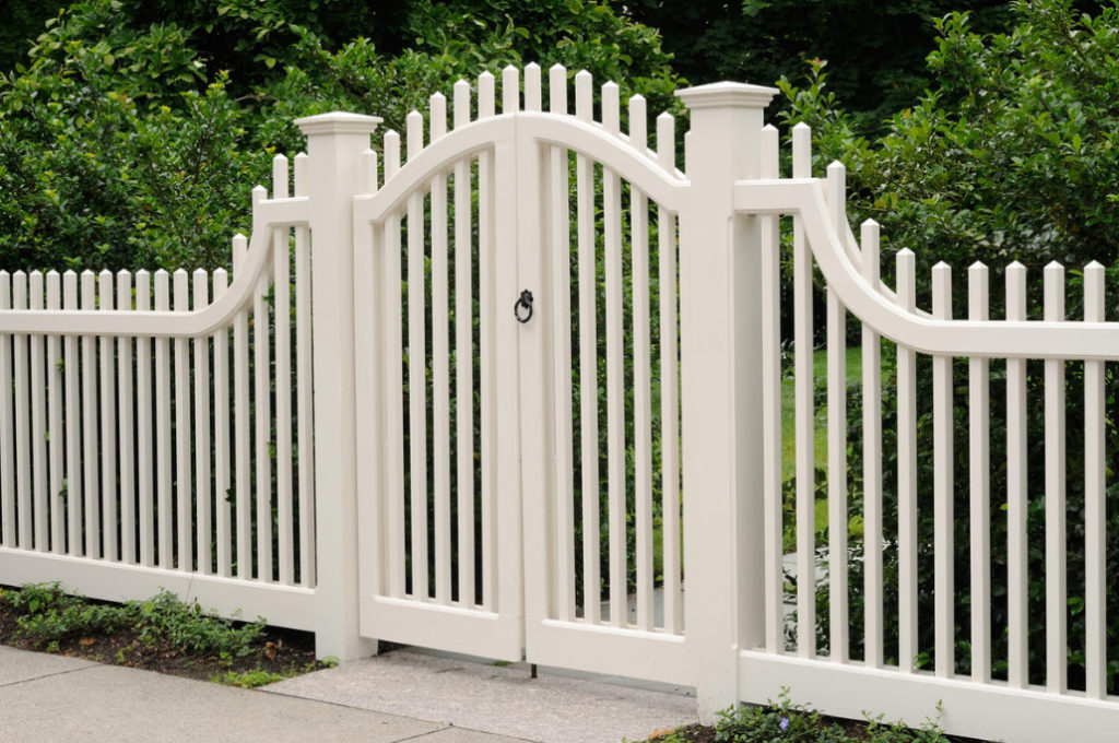 Plastic Fences: Materials, Features
