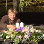 How To Decorate a Festive Table With Floral Arrangements