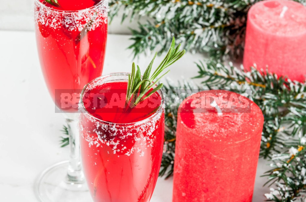 Christmas Cocktails With Champagne. Surprise Your Guests!