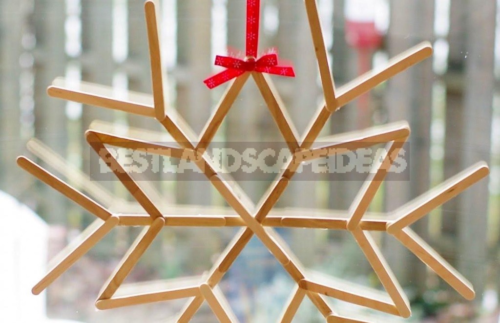 24 Great Ideas For Making Snowflakes