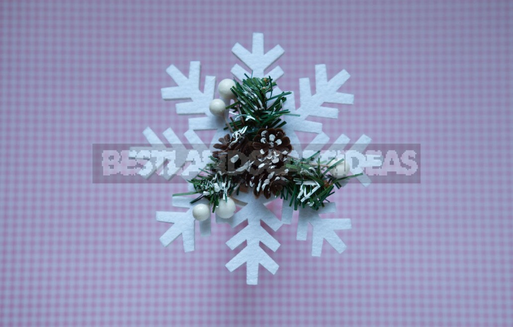 24 Great Ideas For Making Snowflakes