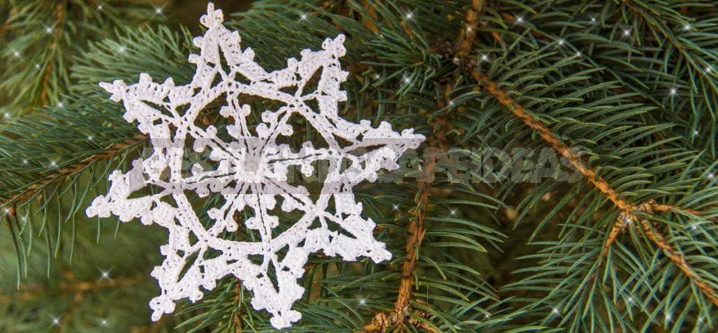 24 Great Ideas For Making Snowflakes