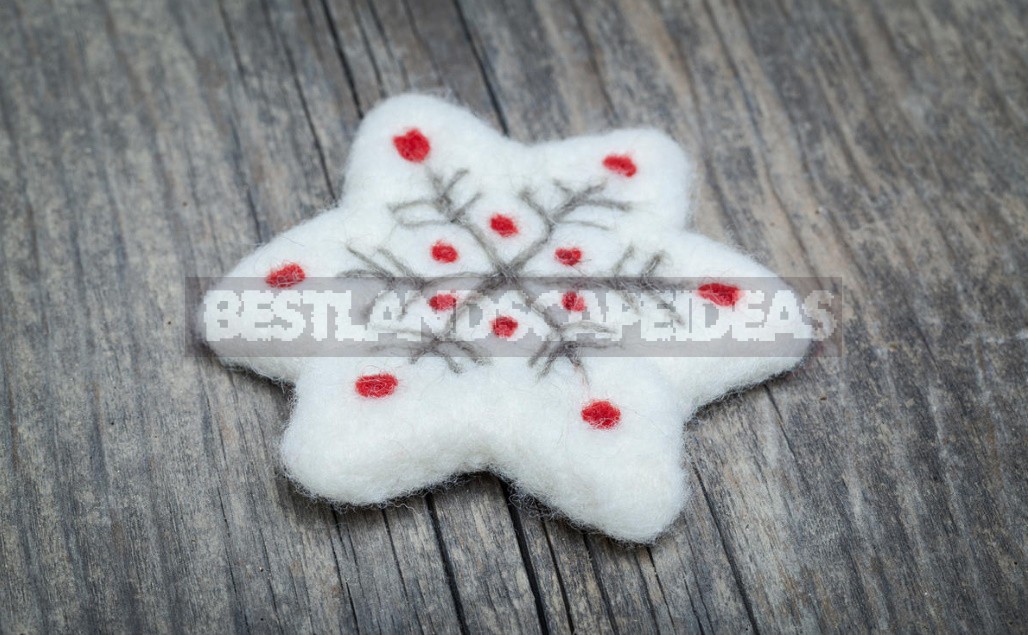 24 Great Ideas For Making Snowflakes