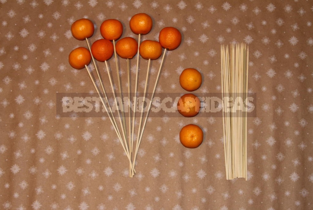 Making a New Year's Bouquet. Very Simple And Tangerine-Flavored