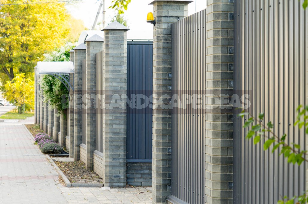 Secrets Of a Beautiful Front Garden. How To Design The Entrance Area?