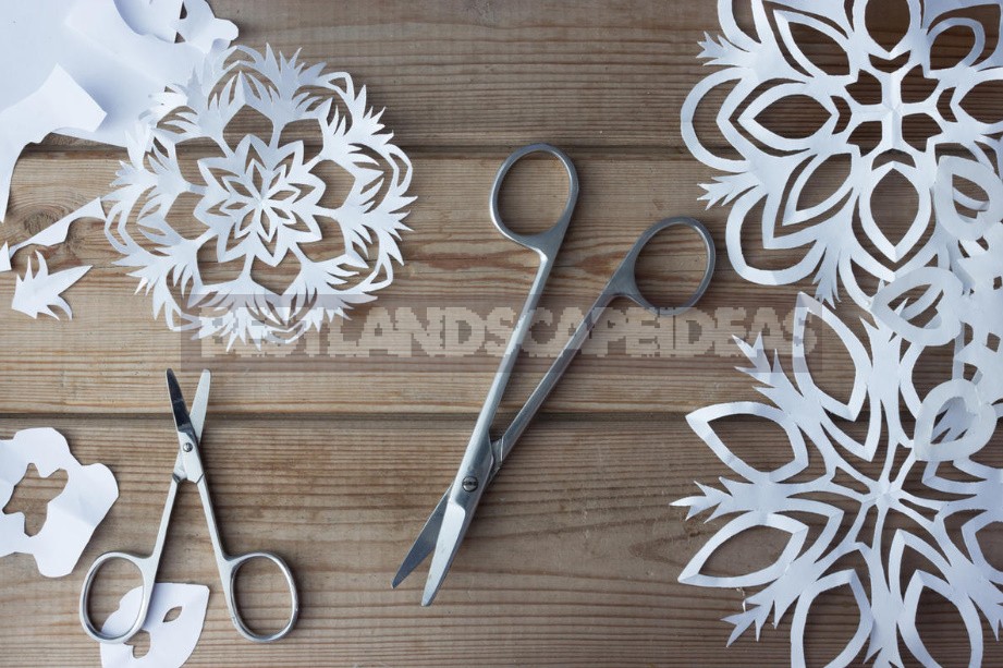 Seven Simple Ways To Make a Beautiful Snowflake Out Of Paper