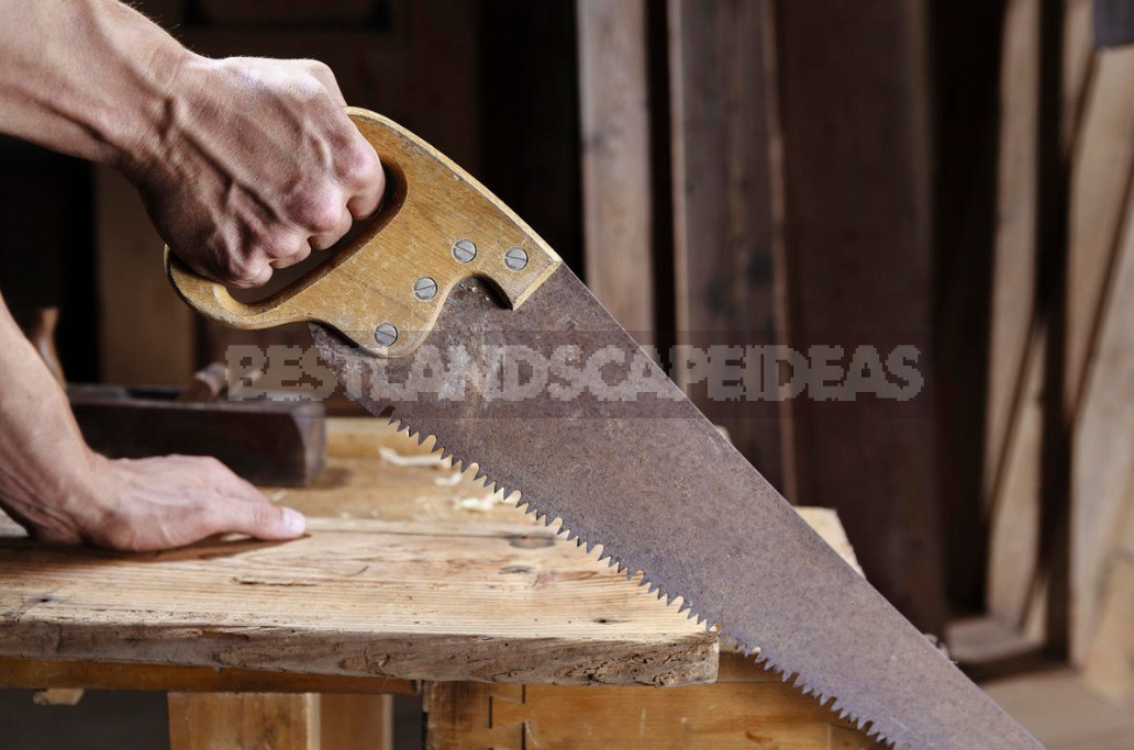 Sharpening a Saw On Wood With Your Own Hands