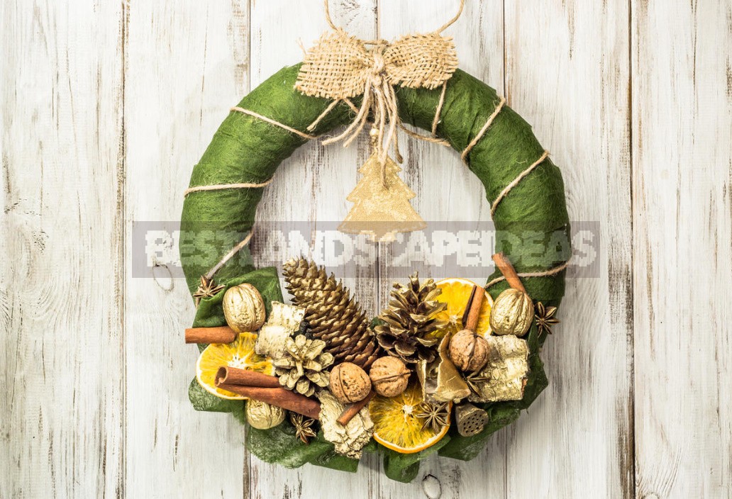 Wreaths Not Made Of Pine Needles: Ideas For New Year And Christmas Decor