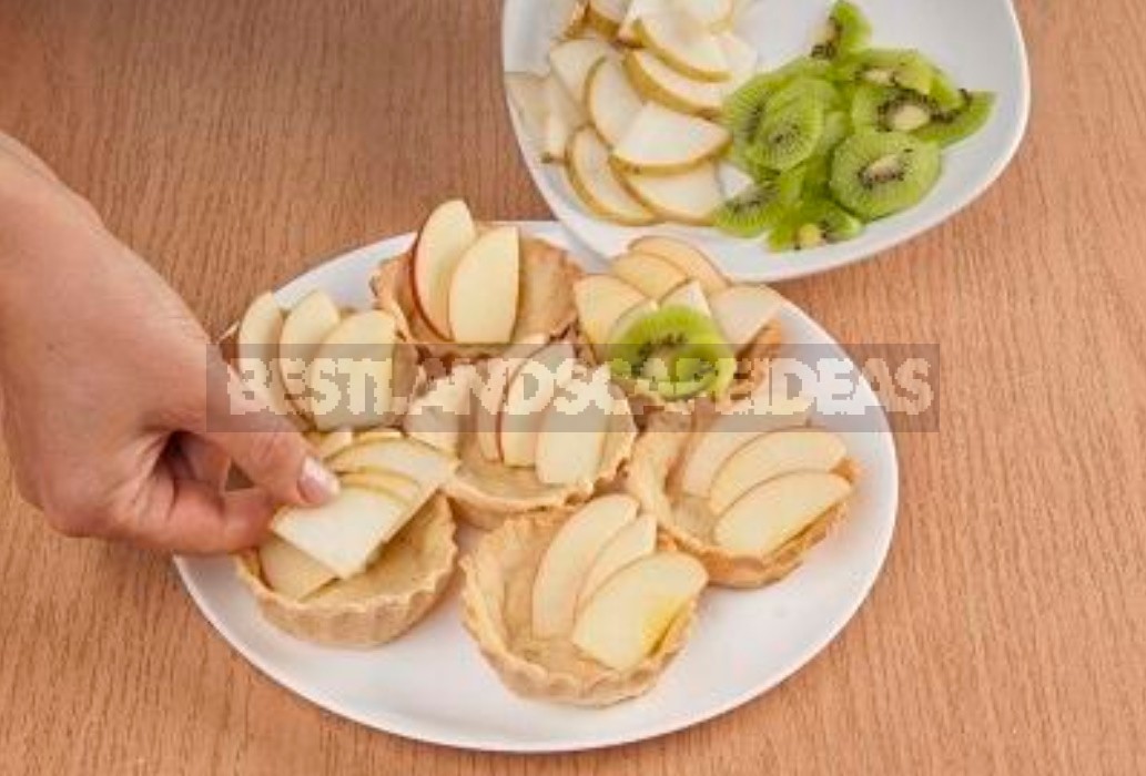 An Unusual Shortbread Tarts With Fruits