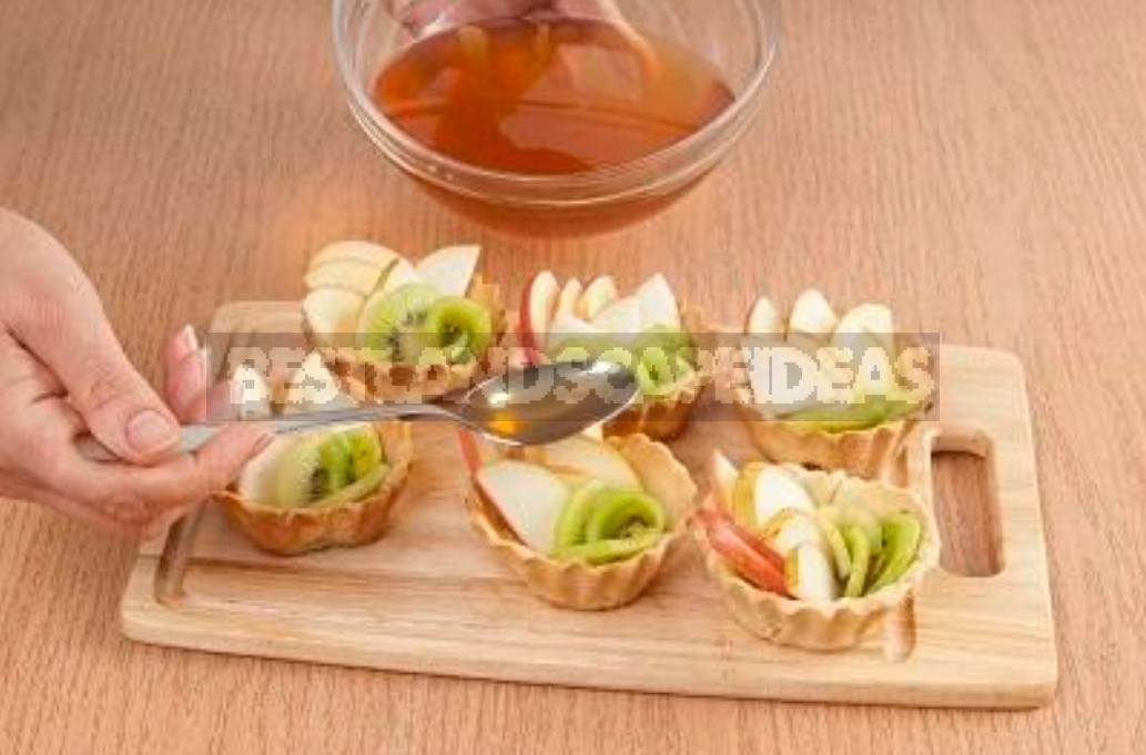 An Unusual Shortbread Tarts With Fruits