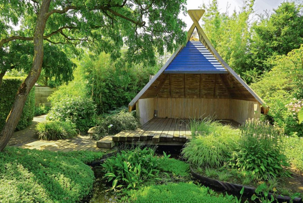How To Find Free Corners In The Garden For All Your Ideas