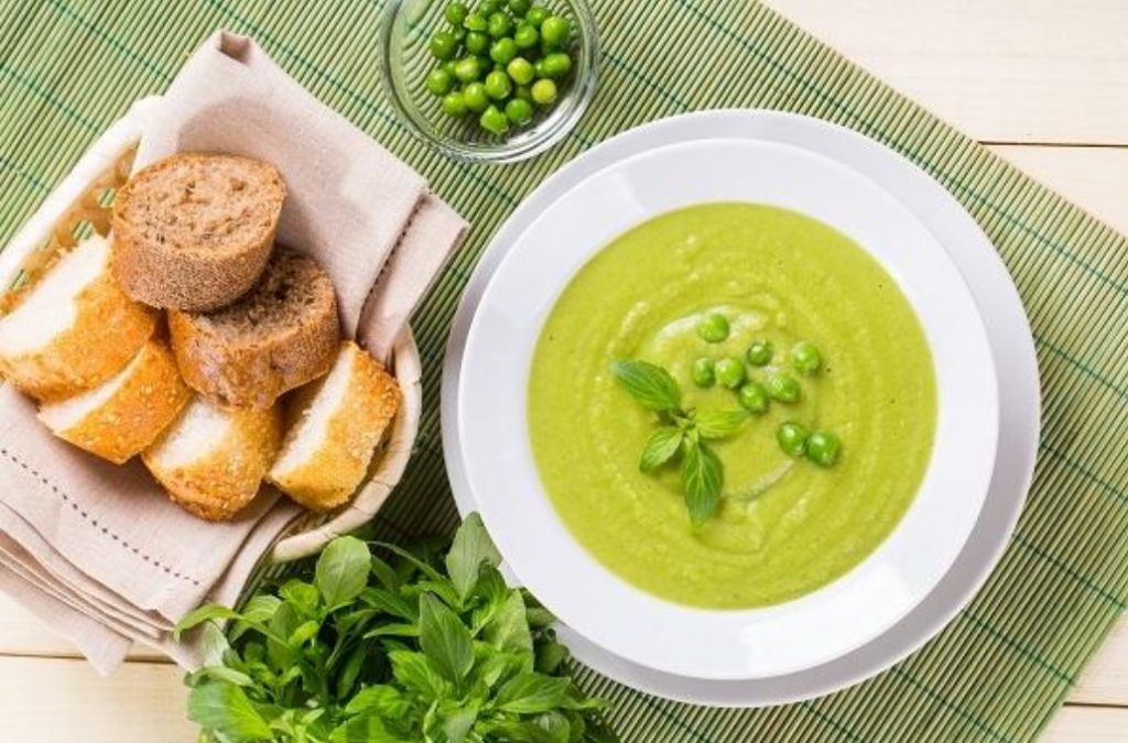 Delicious Cream Soup With Peas