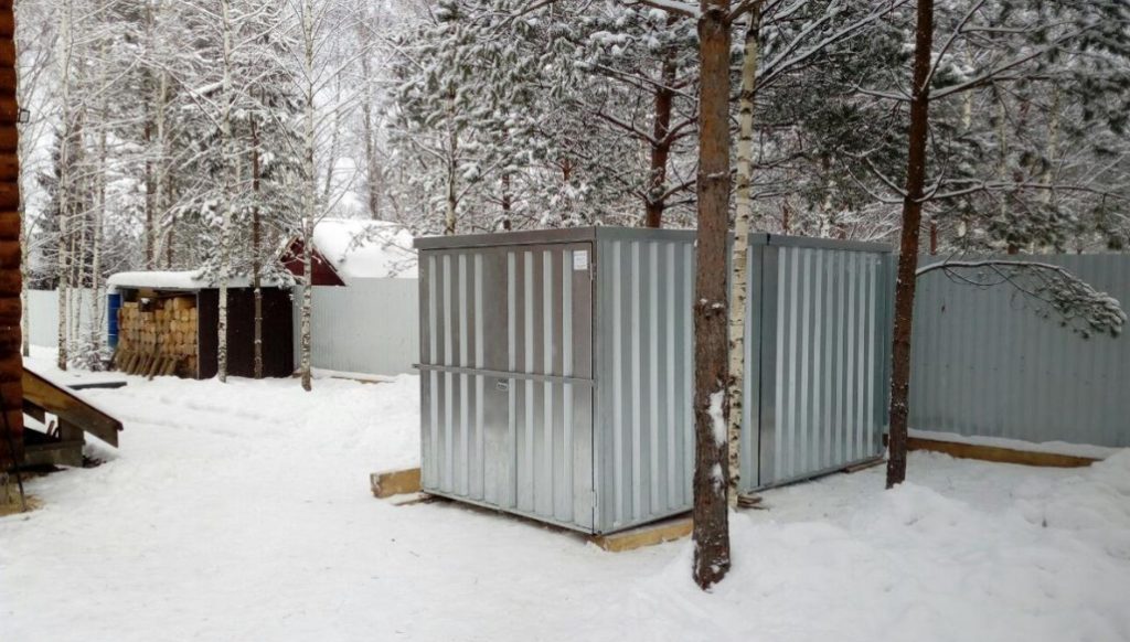Farm Buildings In The Cottage: 7 Original Ideas Using Containers