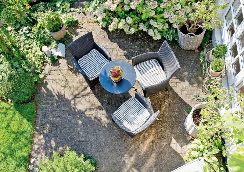 Furniture Fantasies Unusual Garden Furniture Items With Your Own Hands