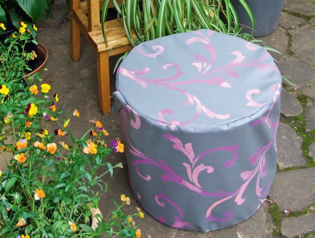 Mobile Pouf Made Of Plastic Bottles