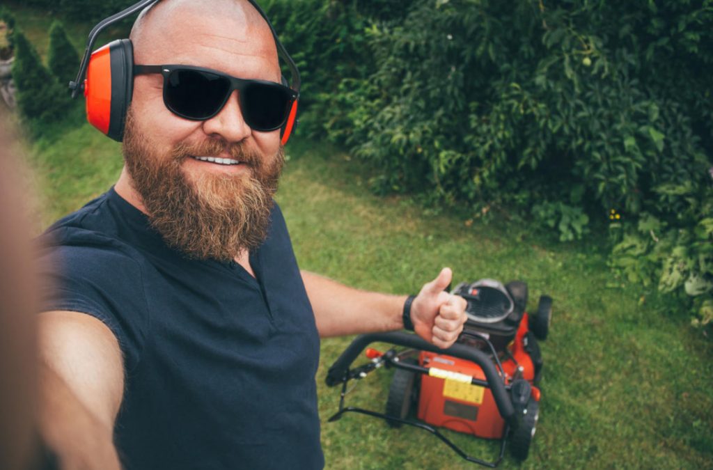 How To Care For a Lawn Mower And Trimmer So That They Last Longer (Part 1)