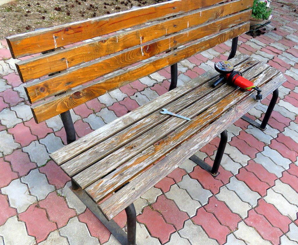 Restoration Of a Garden Bench With Your Own Hands