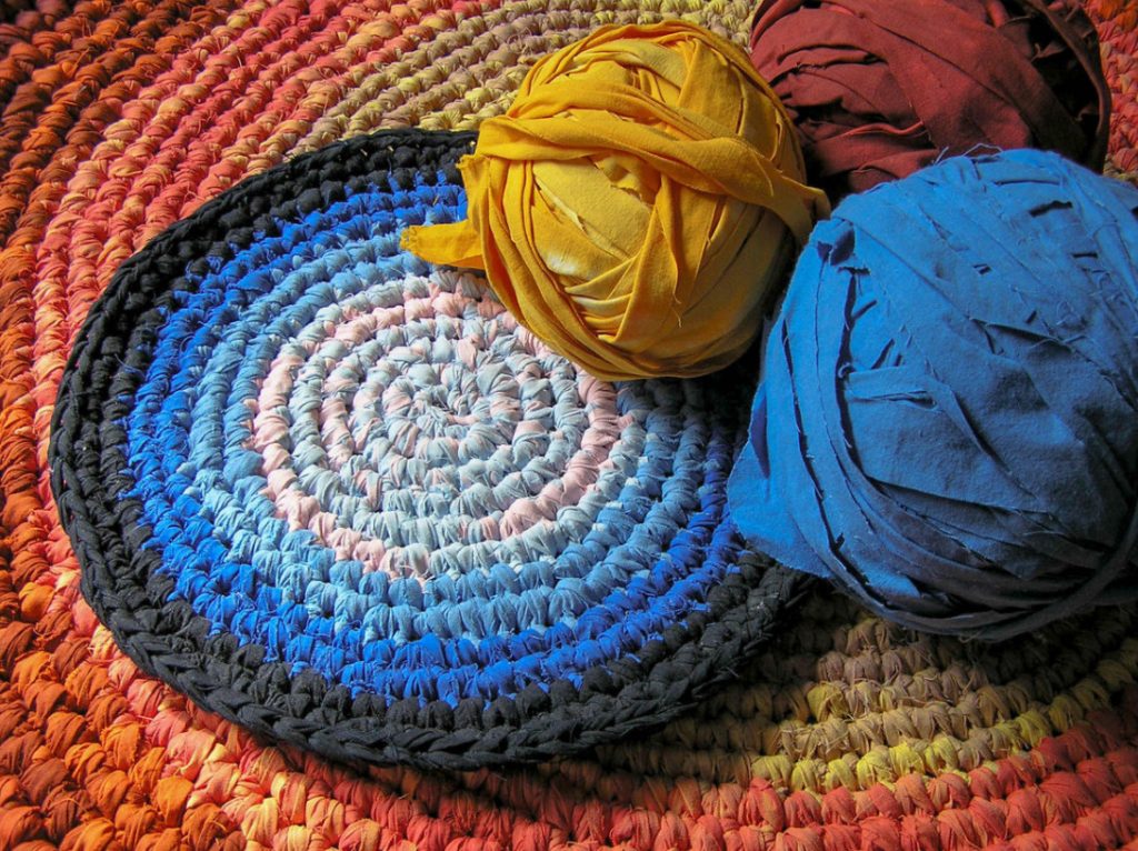 Rugs From Old Things: Cozy Ideas For Beginners And Experienced Craftswomen