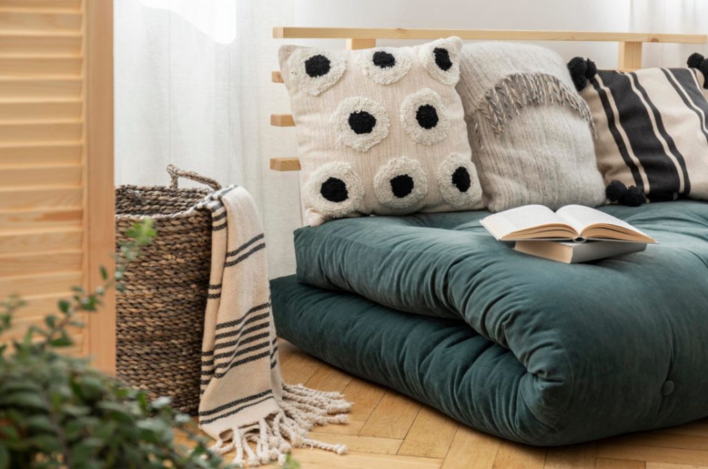 Decorative Pillows With Your Own Hands: Different Techniques, Photos