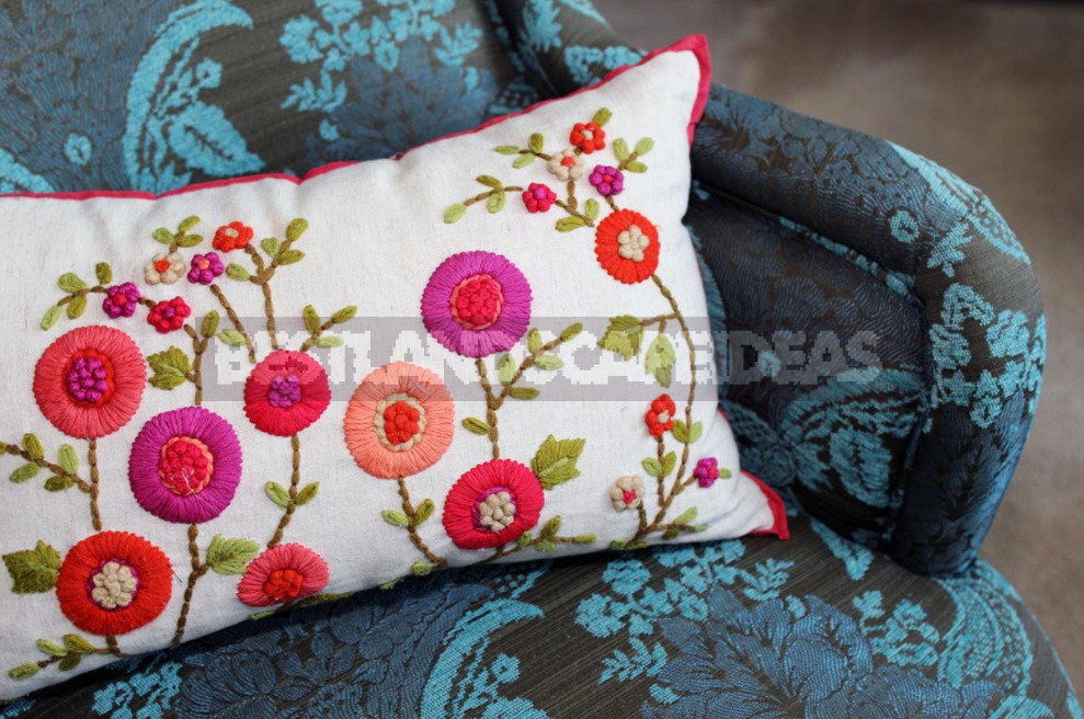 Decorative Pillows With Your Own Hands: Different Techniques, Photos