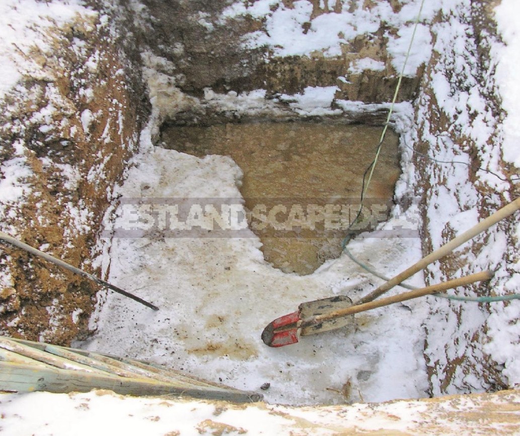 Self-Installation Of a Septic Tank In Winter At Your Cottage