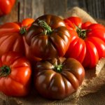 Features Of Growing Large-Fruited Tomatoes