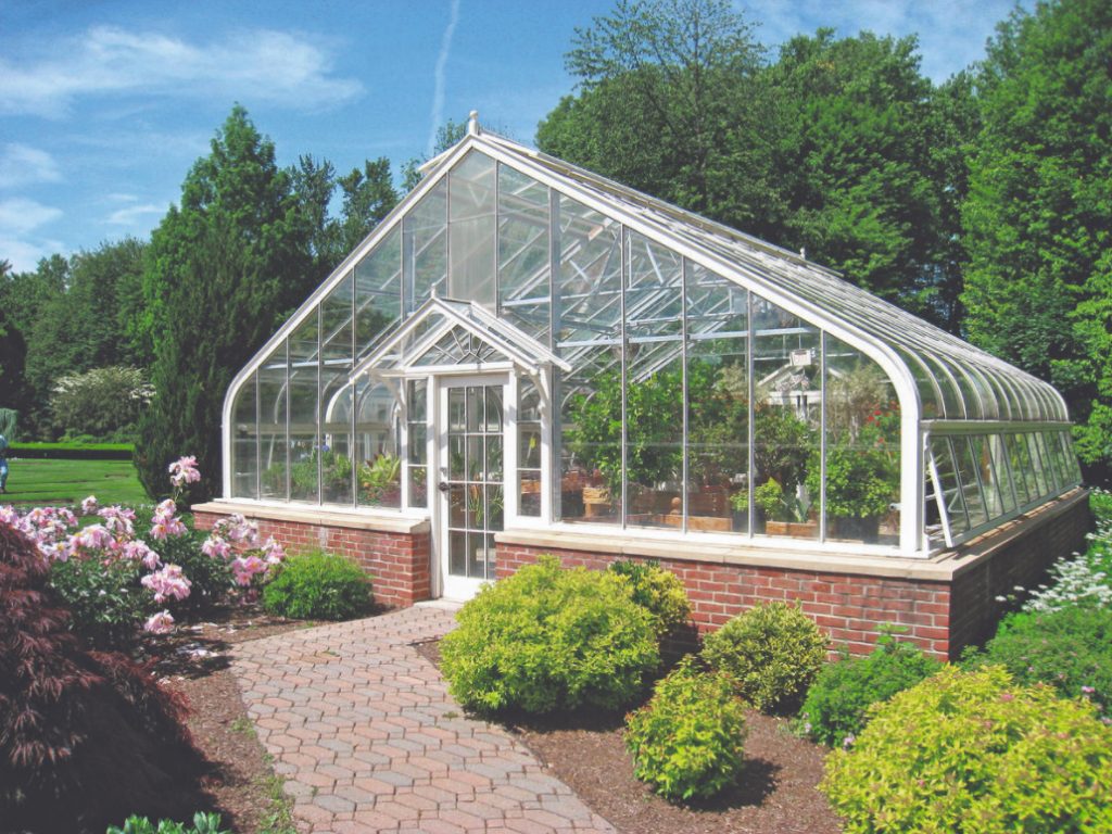 How To Choose The Perfect Greenhouse For a Summer Cottage