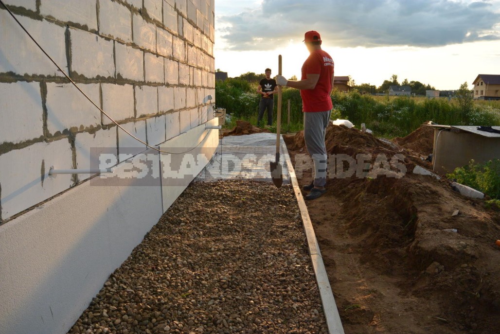 A Soft Blind Area Is The Best Alternative To Concrete! We Mount it In 5 Steps