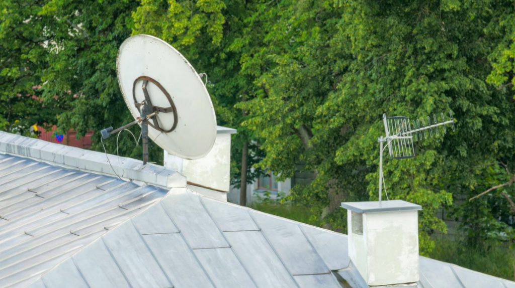 Television In The Country: Types Of Communication, Antennas, Amplifiers