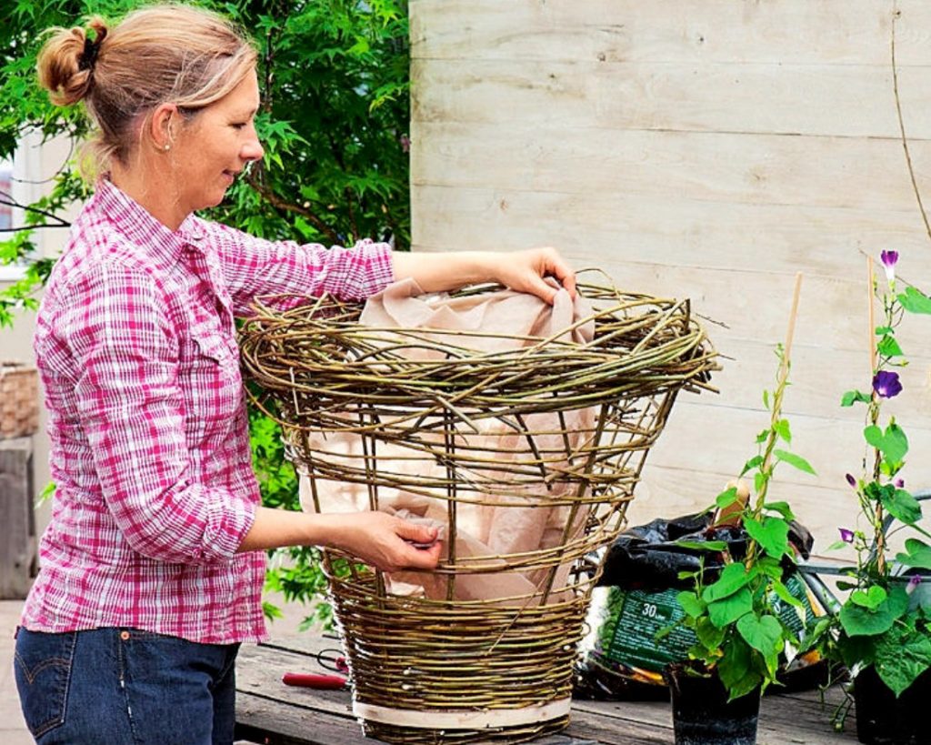 Weaving From Twigs: Garden Planters And An Obelisk With Your Own Hands