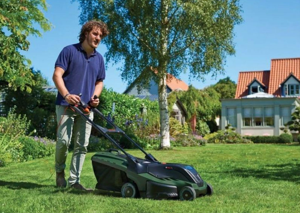 How To Choose And Operate An Electric Lawn Mower Correctly