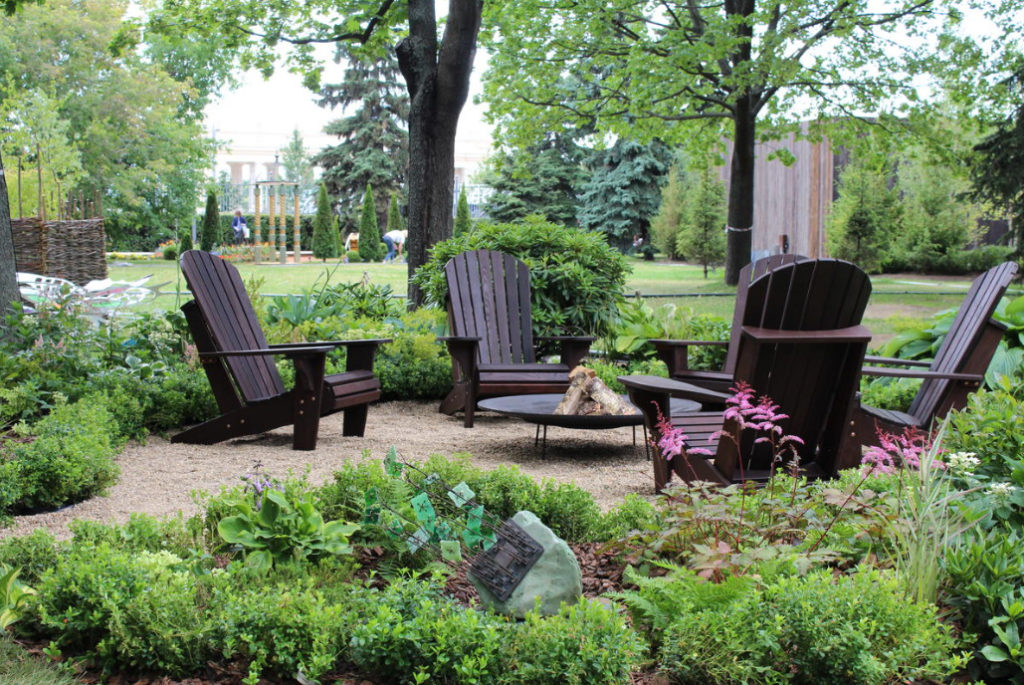 Campfire At The Summer Cottage: Design Ideas And Safety Rules